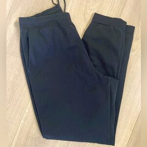 Uniqlo woman’s Black drawstring & pockets casual pants size medium